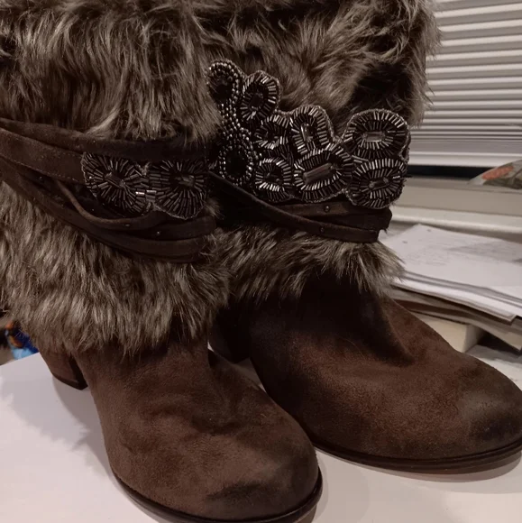 Naughty Monkey Booties size 9 - Picture 2 of 5